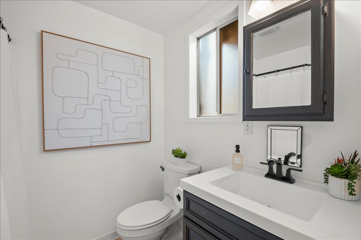 Detail Gallery Image 14 of 26 For 2934 San Juan Blvd, Belmont,  CA 94002 - 2 Beds | 1 Baths