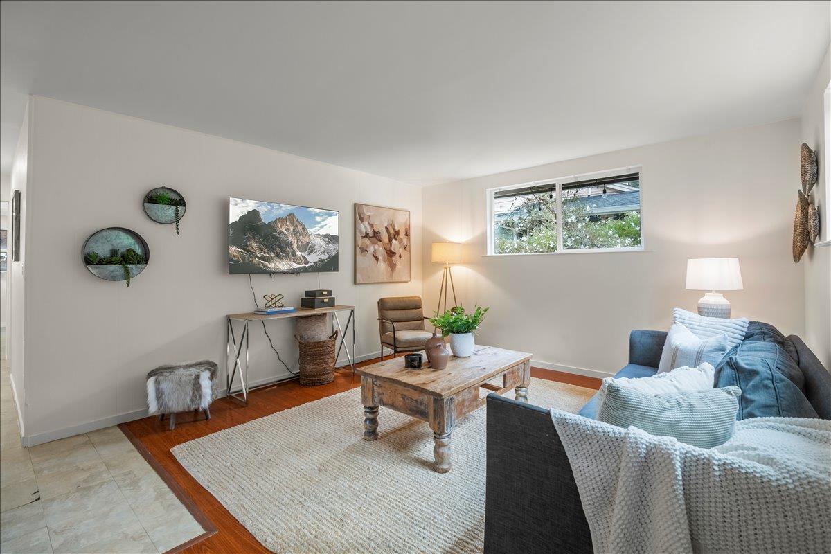 Detail Gallery Image 4 of 26 For 2934 San Juan Blvd, Belmont,  CA 94002 - 2 Beds | 1 Baths