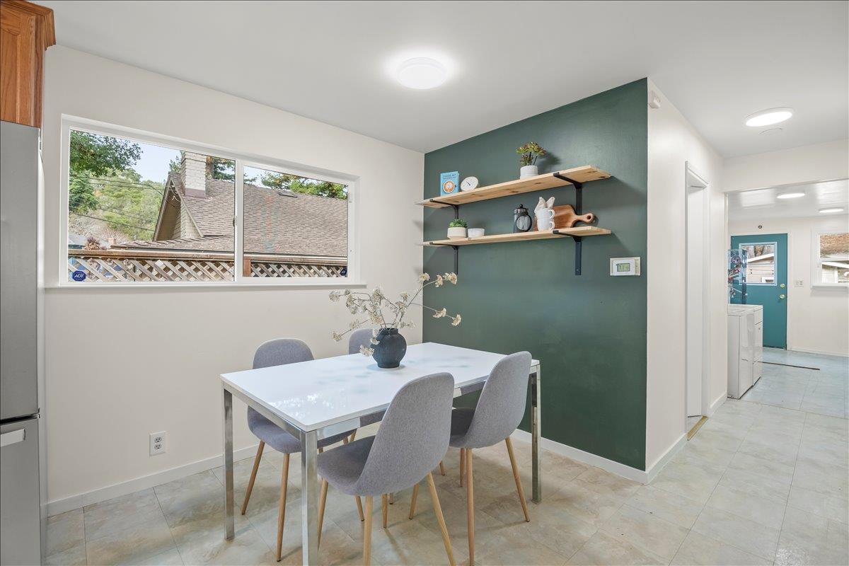 Detail Gallery Image 7 of 26 For 2934 San Juan Blvd, Belmont,  CA 94002 - 2 Beds | 1 Baths