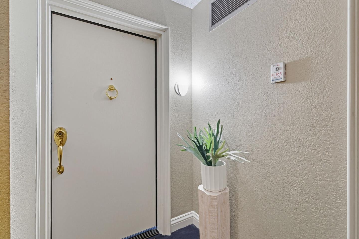 Detail Gallery Image 2 of 37 For 35 W 20th Ave #113,  San Mateo,  CA 94403 - 2 Beds | 2 Baths