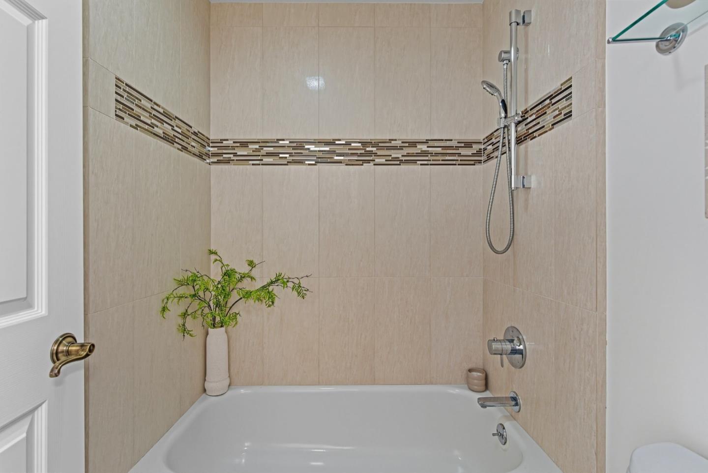 Detail Gallery Image 20 of 37 For 35 W 20th Ave #113,  San Mateo,  CA 94403 - 2 Beds | 2 Baths