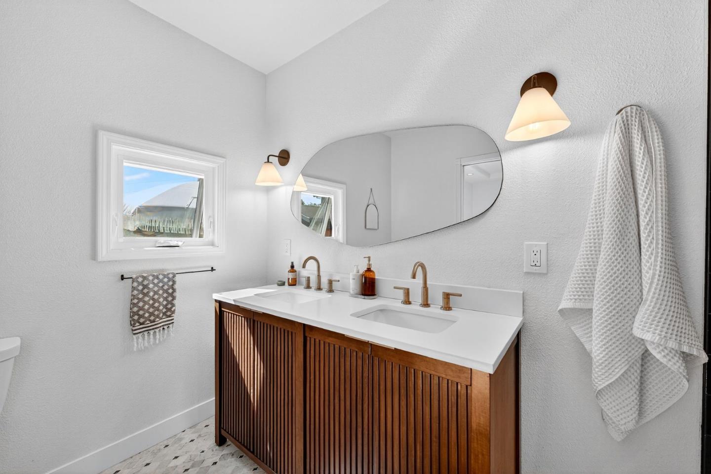 Detail Gallery Image 14 of 28 For 916 Melrose Ave, Santa Cruz,  CA 95062 - 2 Beds | 2 Baths