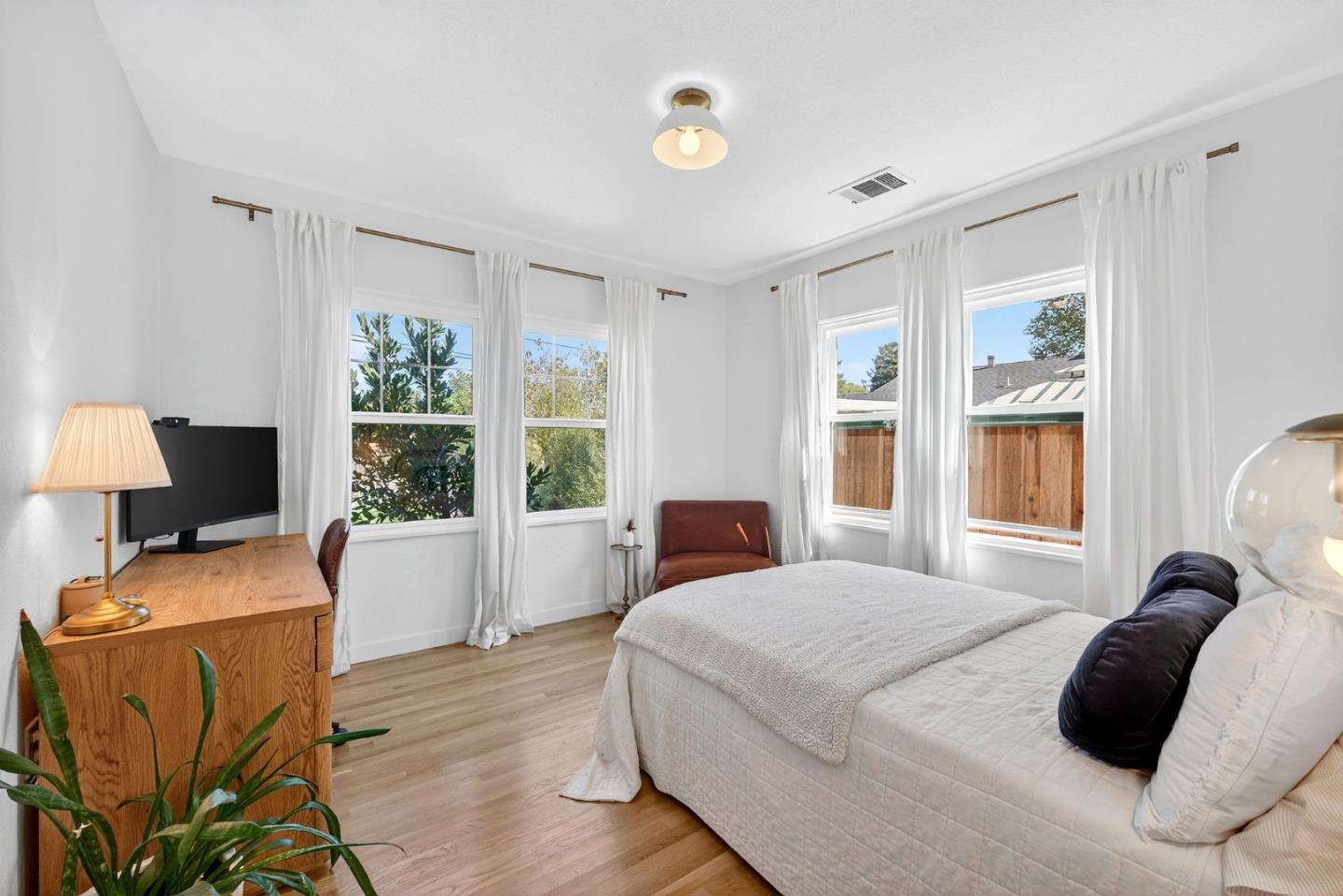 Detail Gallery Image 15 of 28 For 916 Melrose Ave, Santa Cruz,  CA 95062 - 2 Beds | 2 Baths