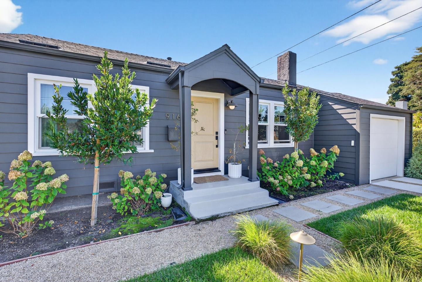 Detail Gallery Image 2 of 28 For 916 Melrose Ave, Santa Cruz,  CA 95062 - 2 Beds | 2 Baths