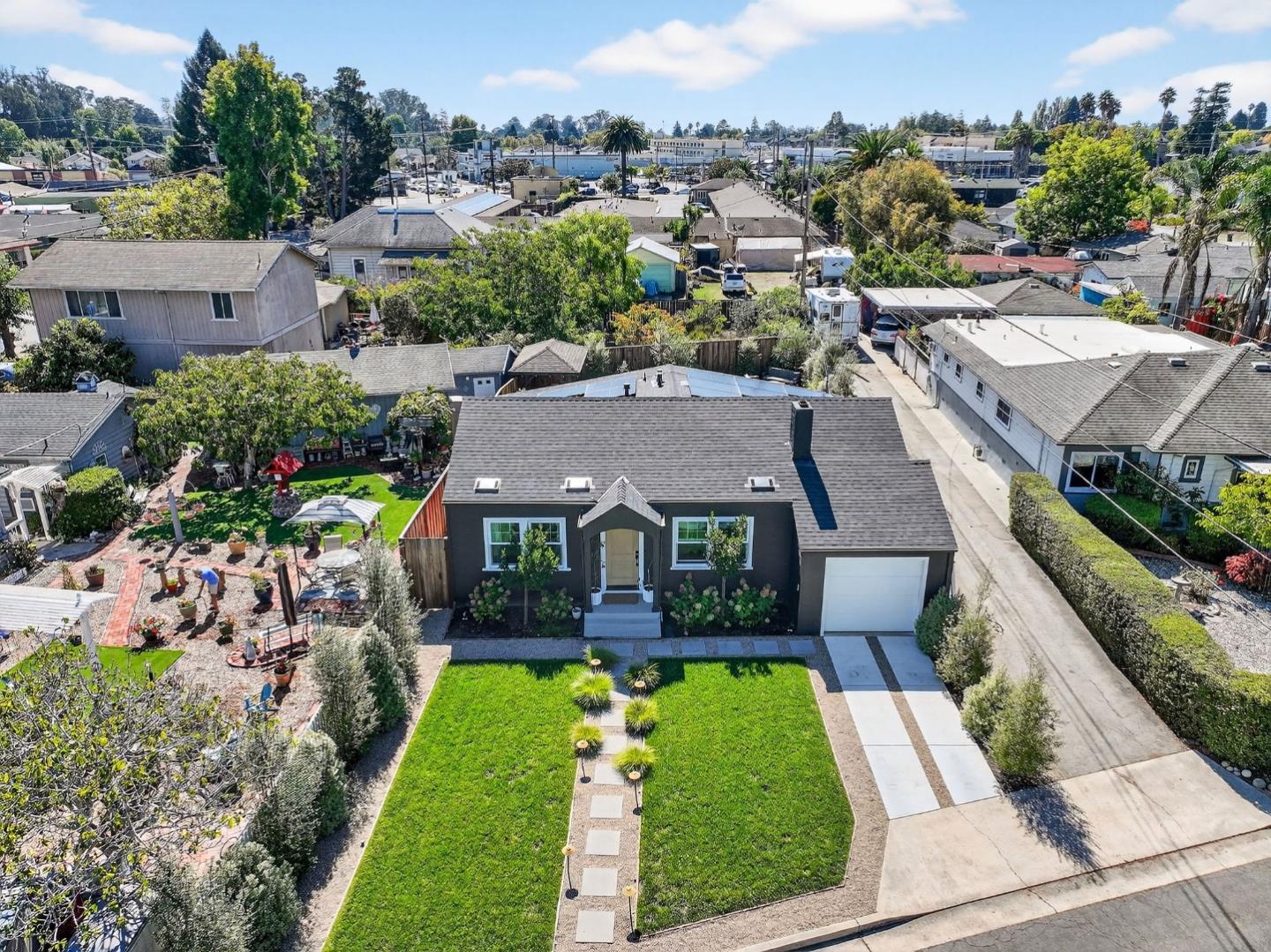 Detail Gallery Image 26 of 28 For 916 Melrose Ave, Santa Cruz,  CA 95062 - 2 Beds | 2 Baths