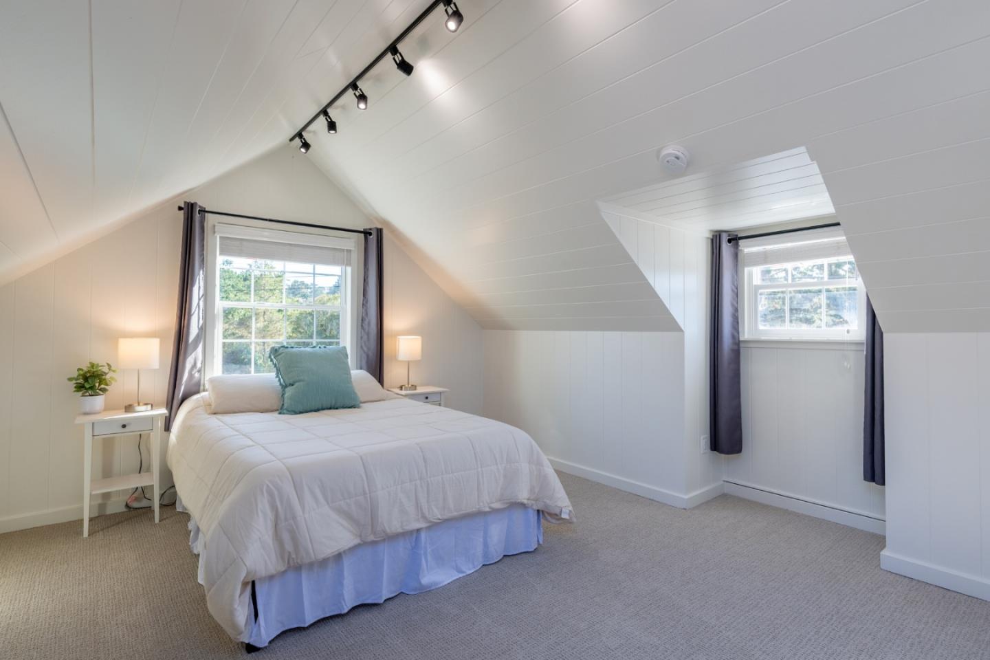 Detail Gallery Image 18 of 32 For 1043 Mission Rd, Pebble Beach,  CA 93953 - 4 Beds | 2/1 Baths