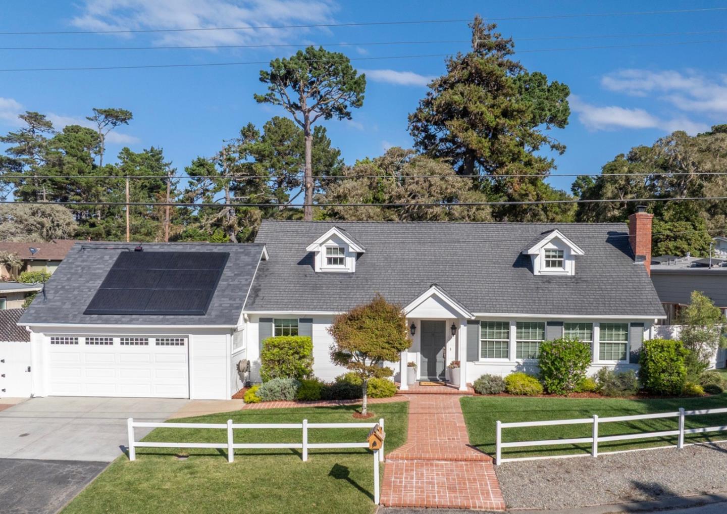 Detail Gallery Image 2 of 32 For 1043 Mission Rd, Pebble Beach,  CA 93953 - 4 Beds | 2/1 Baths