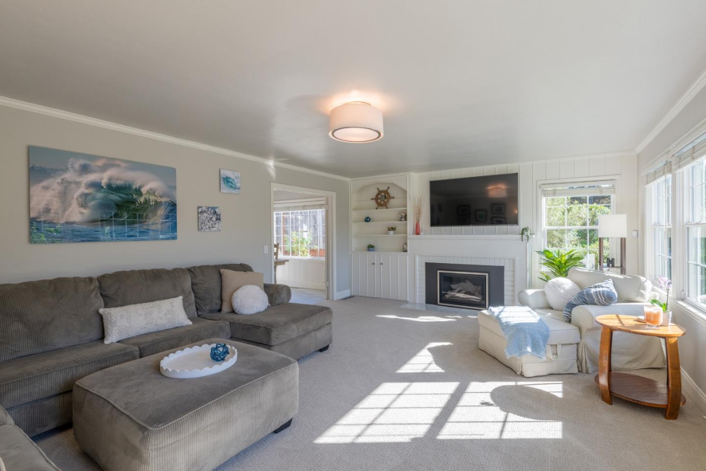 Detail Gallery Image 4 of 32 For 1043 Mission Rd, Pebble Beach,  CA 93953 - 4 Beds | 2/1 Baths