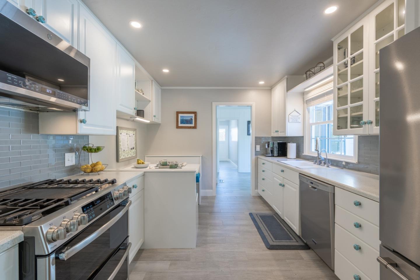 Detail Gallery Image 9 of 32 For 1043 Mission Rd, Pebble Beach,  CA 93953 - 4 Beds | 2/1 Baths