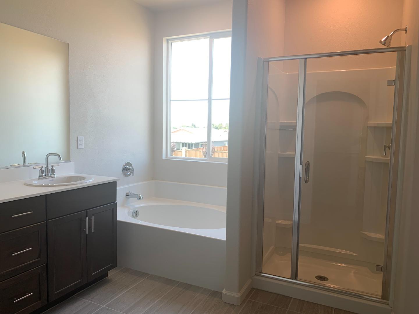 Detail Gallery Image 14 of 29 For 1140 Morningside Pl, Dixon,  CA 95620 - 5 Beds | 3 Baths