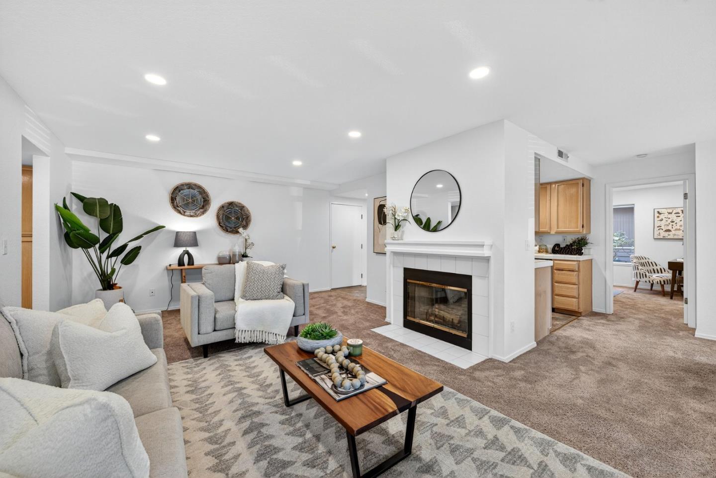 Detail Gallery Image 4 of 18 For 2559 Alveswood Cir, San Jose,  CA 95131 - 2 Beds | 2 Baths