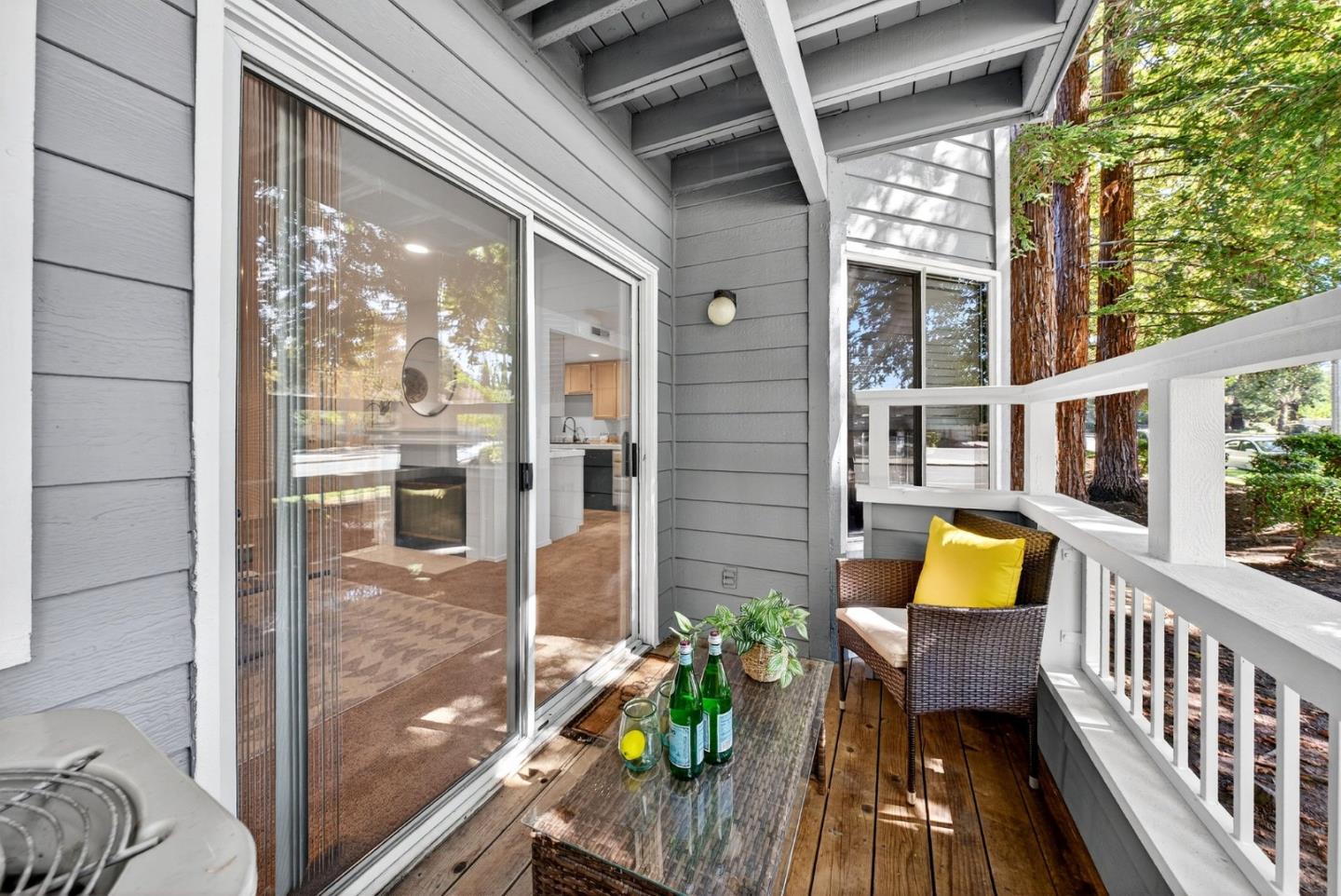 Detail Gallery Image 6 of 18 For 2559 Alveswood Cir, San Jose,  CA 95131 - 2 Beds | 2 Baths