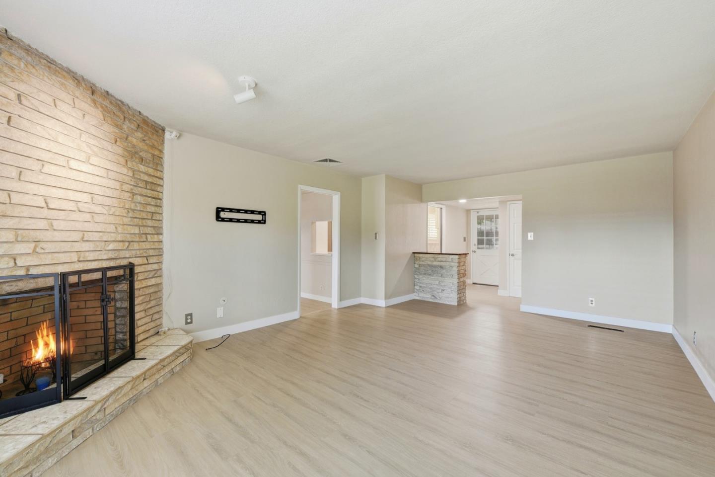 Detail Gallery Image 5 of 35 For 15018 San Pablo Ave, San Jose,  CA 95127 - 3 Beds | 2/1 Baths