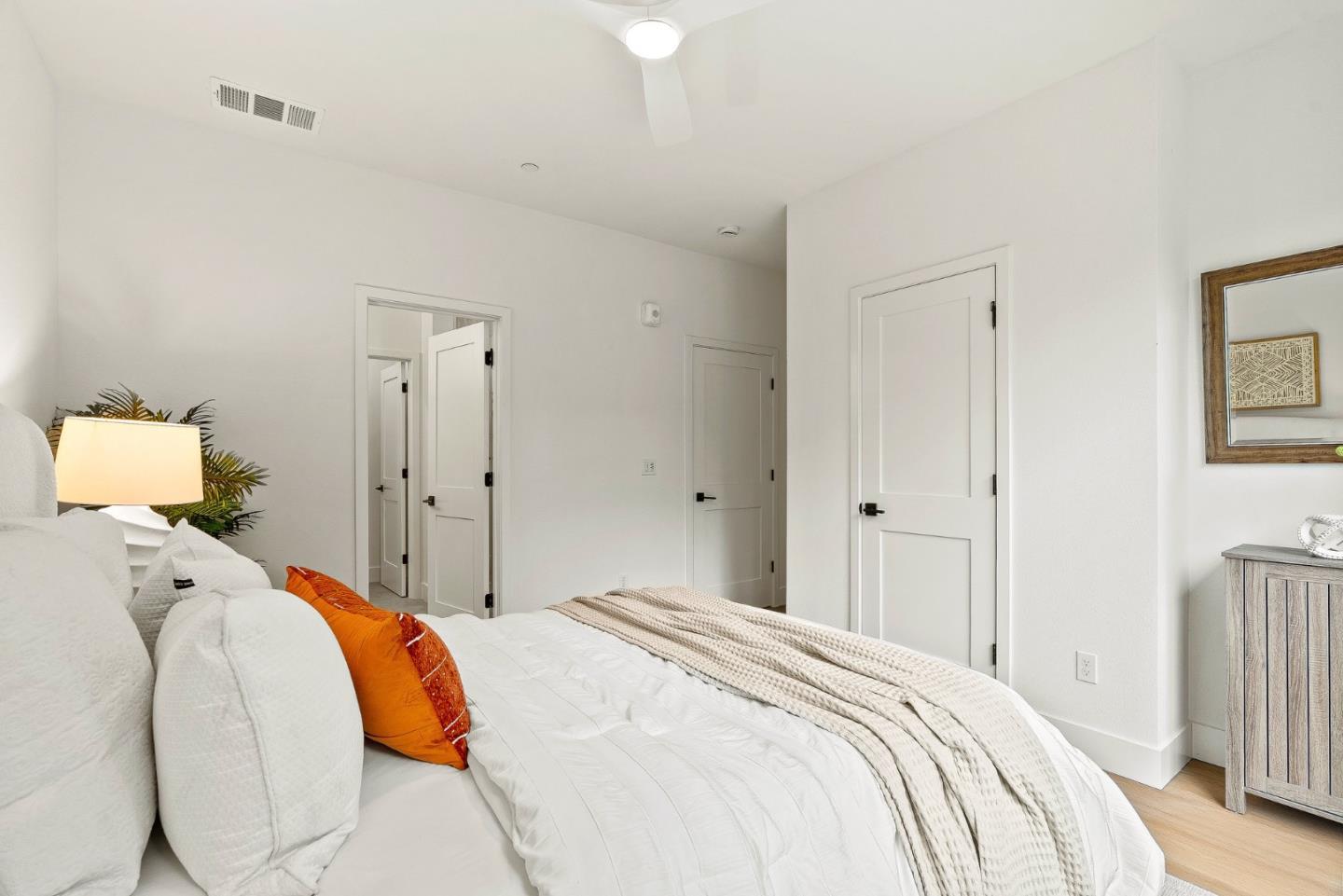 Detail Gallery Image 21 of 26 For 947 Woodside Rd, Redwood City,  CA 94061 - 4 Beds | 2/1 Baths