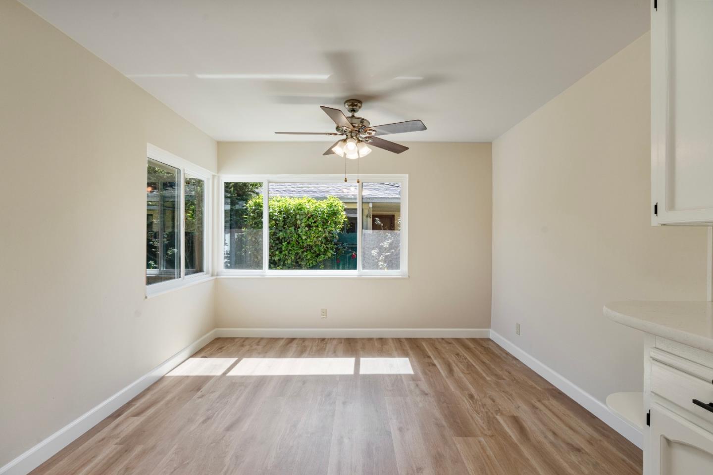 Detail Gallery Image 12 of 36 For 1001 Monterey St, Hollister,  CA 95023 - 3 Beds | 2 Baths