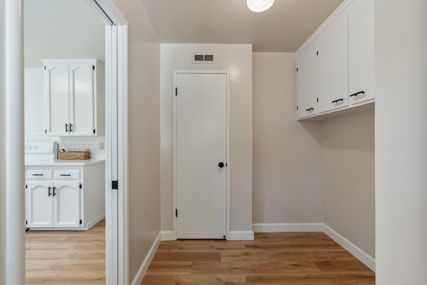 Detail Gallery Image 16 of 36 For 1001 Monterey St, Hollister,  CA 95023 - 3 Beds | 2 Baths