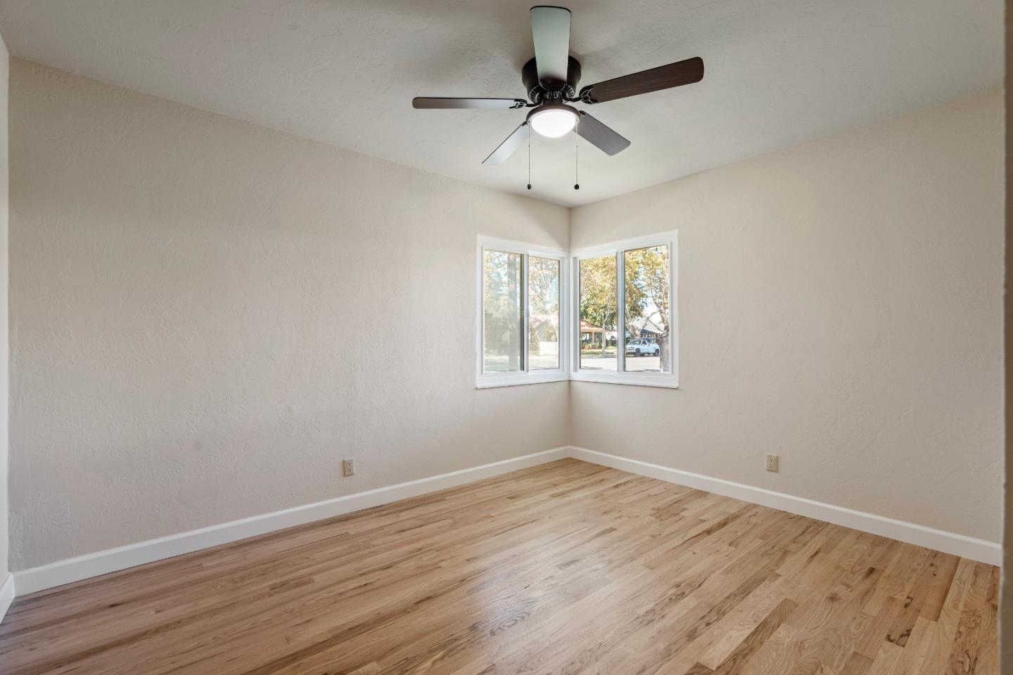 Detail Gallery Image 24 of 36 For 1001 Monterey St, Hollister,  CA 95023 - 3 Beds | 2 Baths