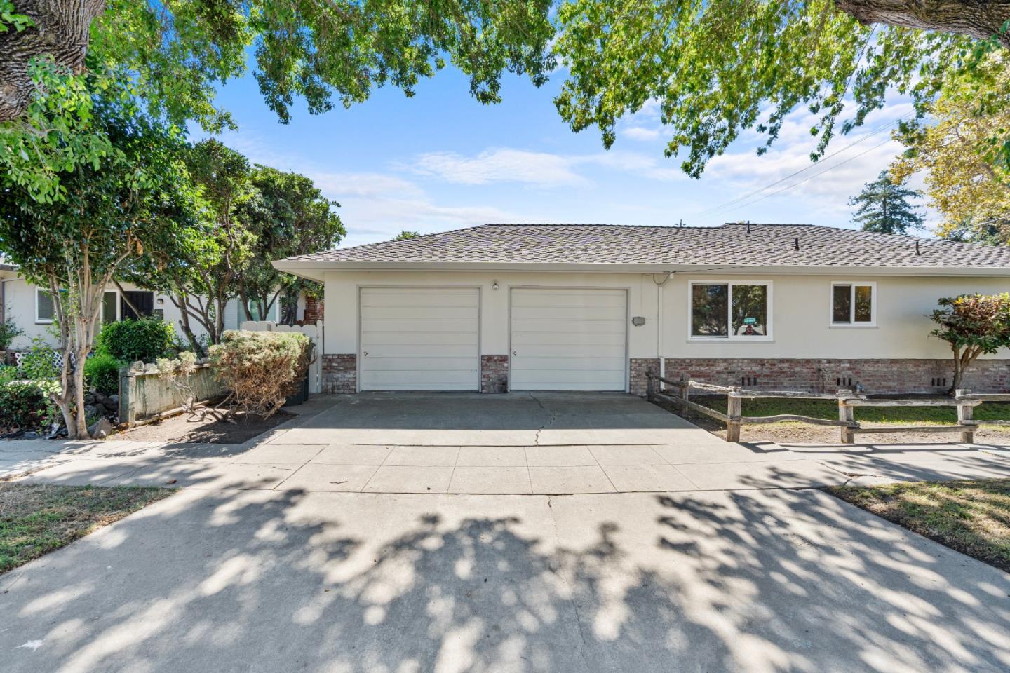 Detail Gallery Image 3 of 36 For 1001 Monterey St, Hollister,  CA 95023 - 3 Beds | 2 Baths