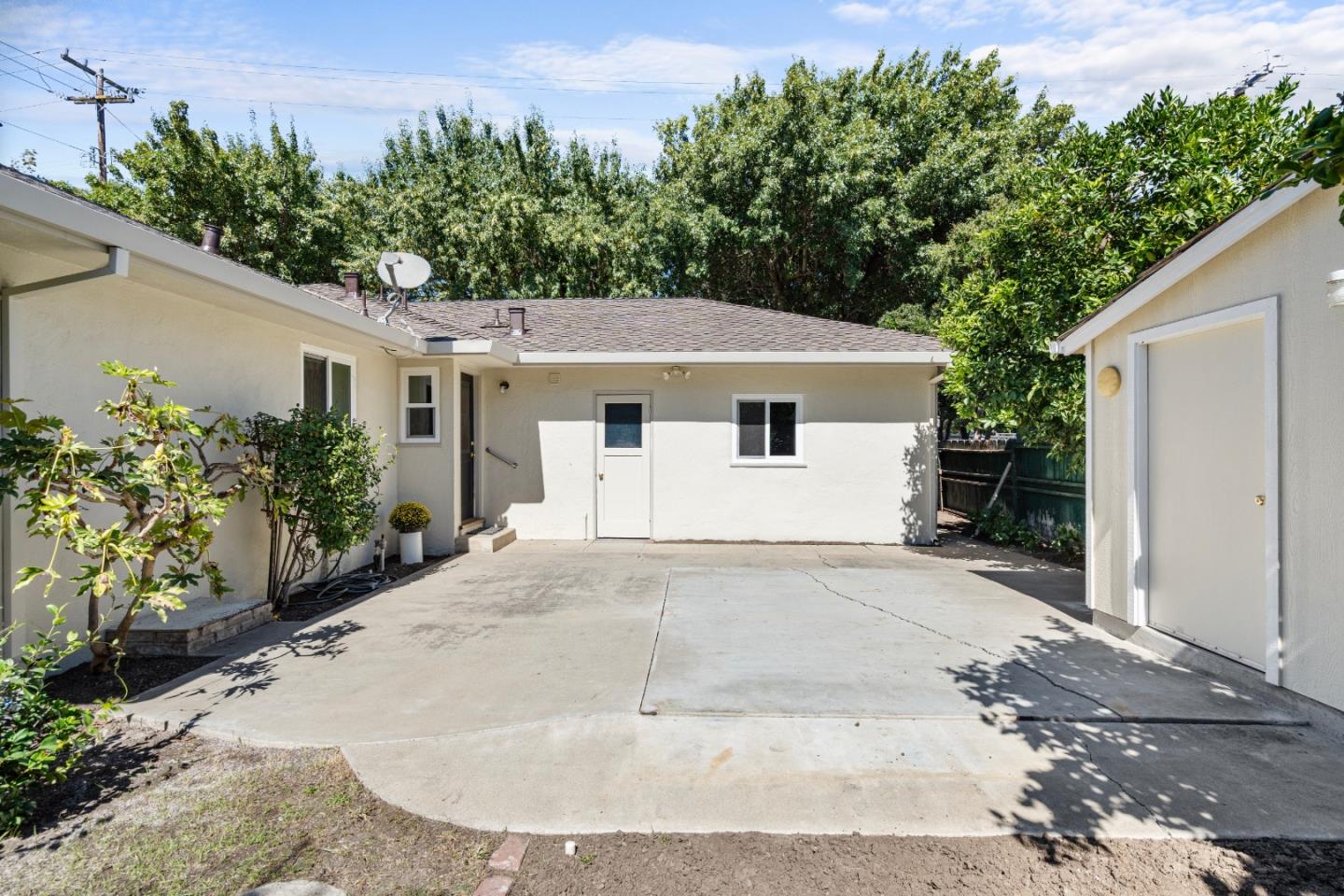 Detail Gallery Image 34 of 36 For 1001 Monterey St, Hollister,  CA 95023 - 3 Beds | 2 Baths