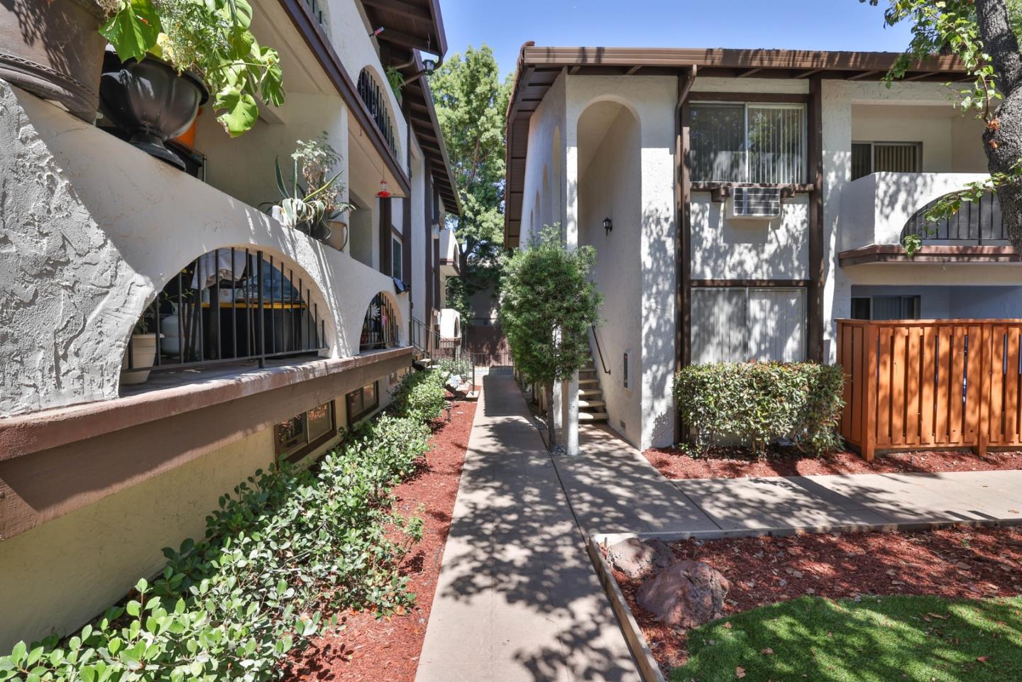 Detail Gallery Image 5 of 26 For 1299 Leigh Ave, San Jose,  CA 95126 - – Beds | – Baths