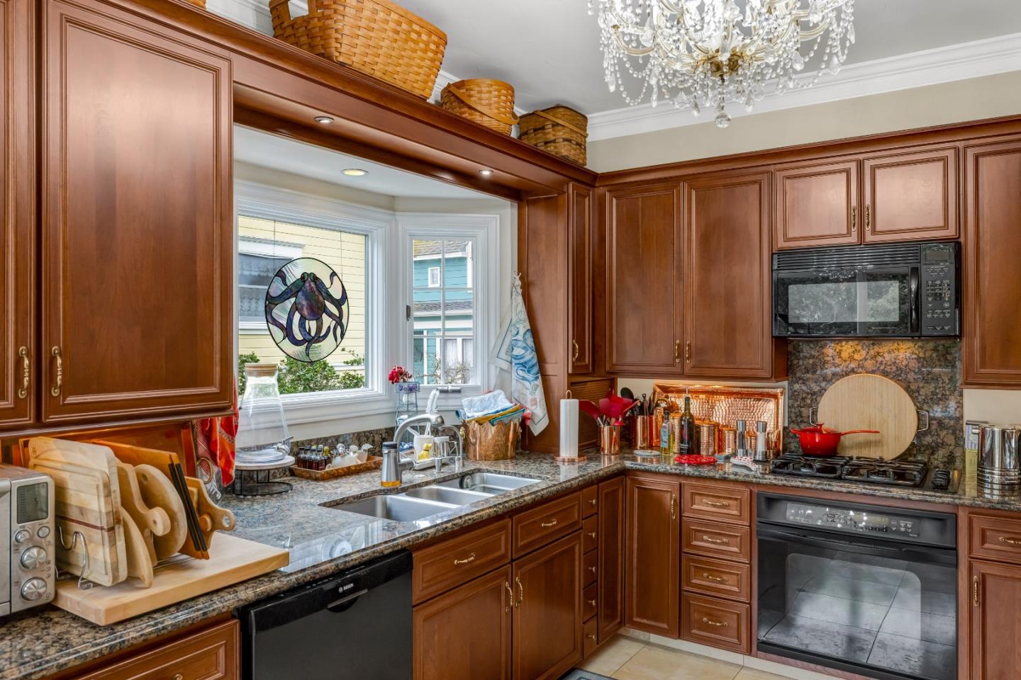 Detail Gallery Image 10 of 54 For 127 16th St, Pacific Grove,  CA 93950 - 3 Beds | 4 Baths