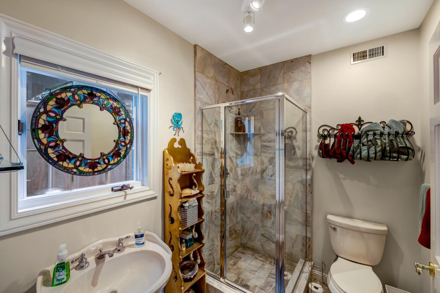 Detail Gallery Image 24 of 54 For 127 16th St, Pacific Grove,  CA 93950 - 3 Beds | 4 Baths