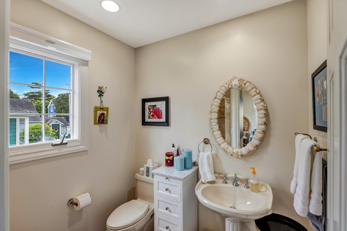 Detail Gallery Image 28 of 54 For 127 16th St, Pacific Grove,  CA 93950 - 3 Beds | 4 Baths