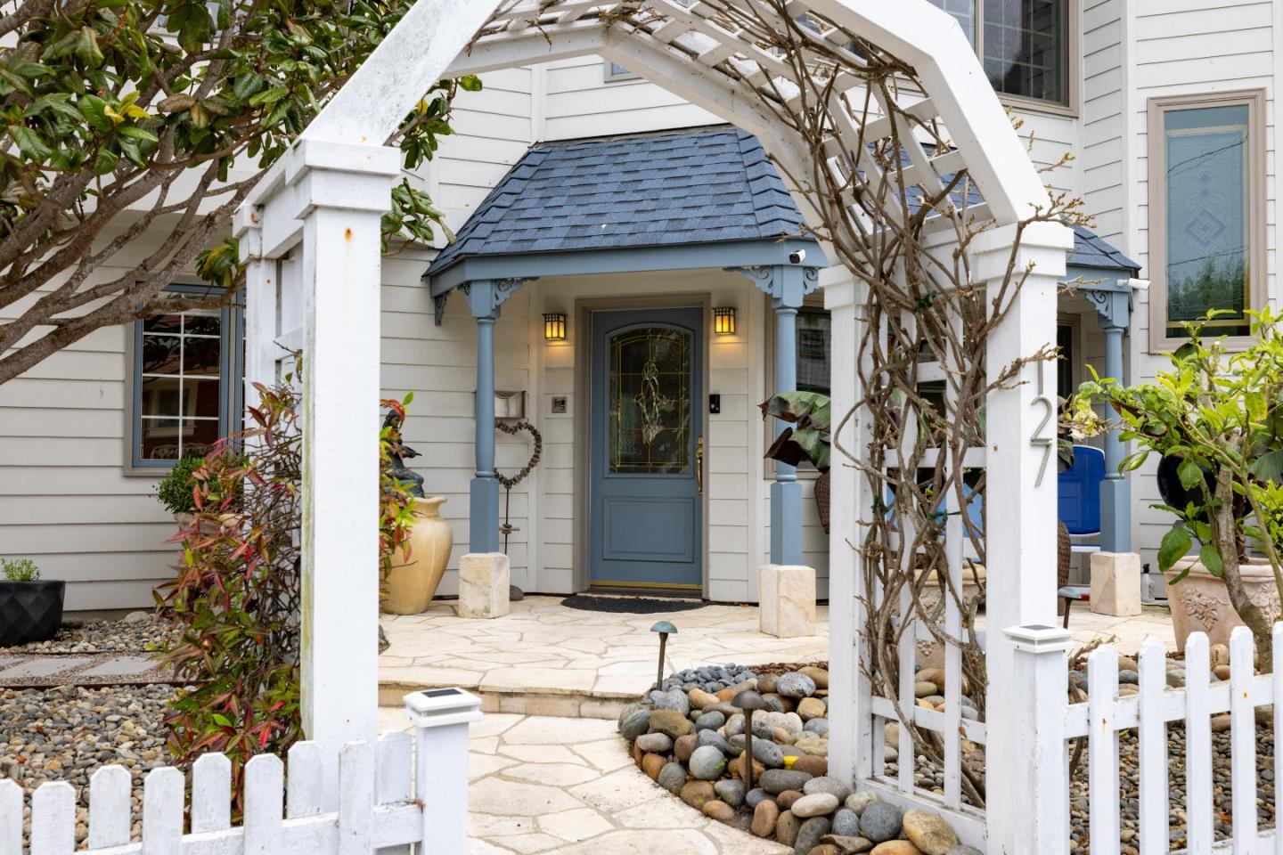 Detail Gallery Image 4 of 54 For 127 16th St, Pacific Grove,  CA 93950 - 3 Beds | 4 Baths