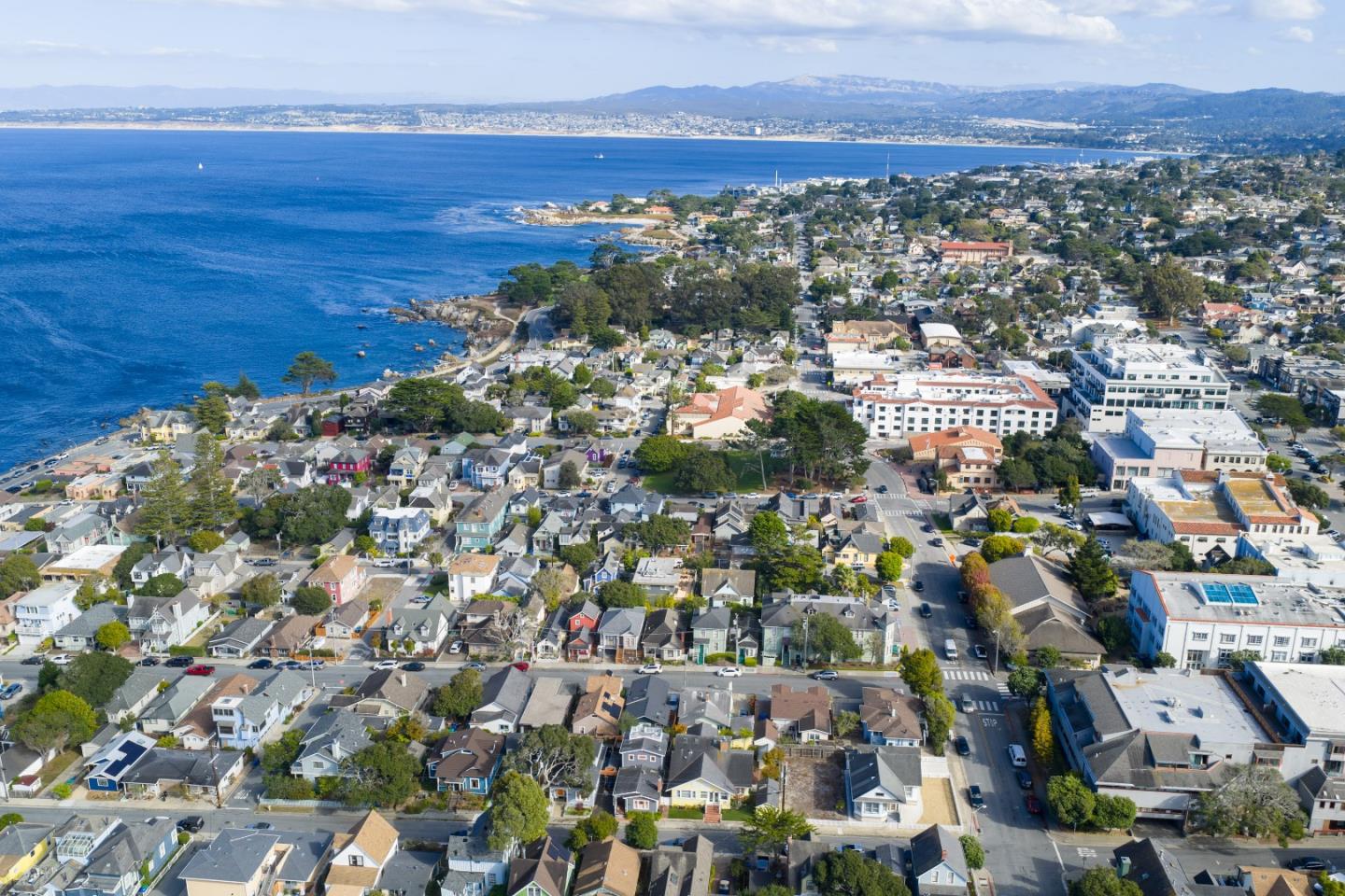 Detail Gallery Image 43 of 54 For 127 16th St, Pacific Grove,  CA 93950 - 3 Beds | 4 Baths