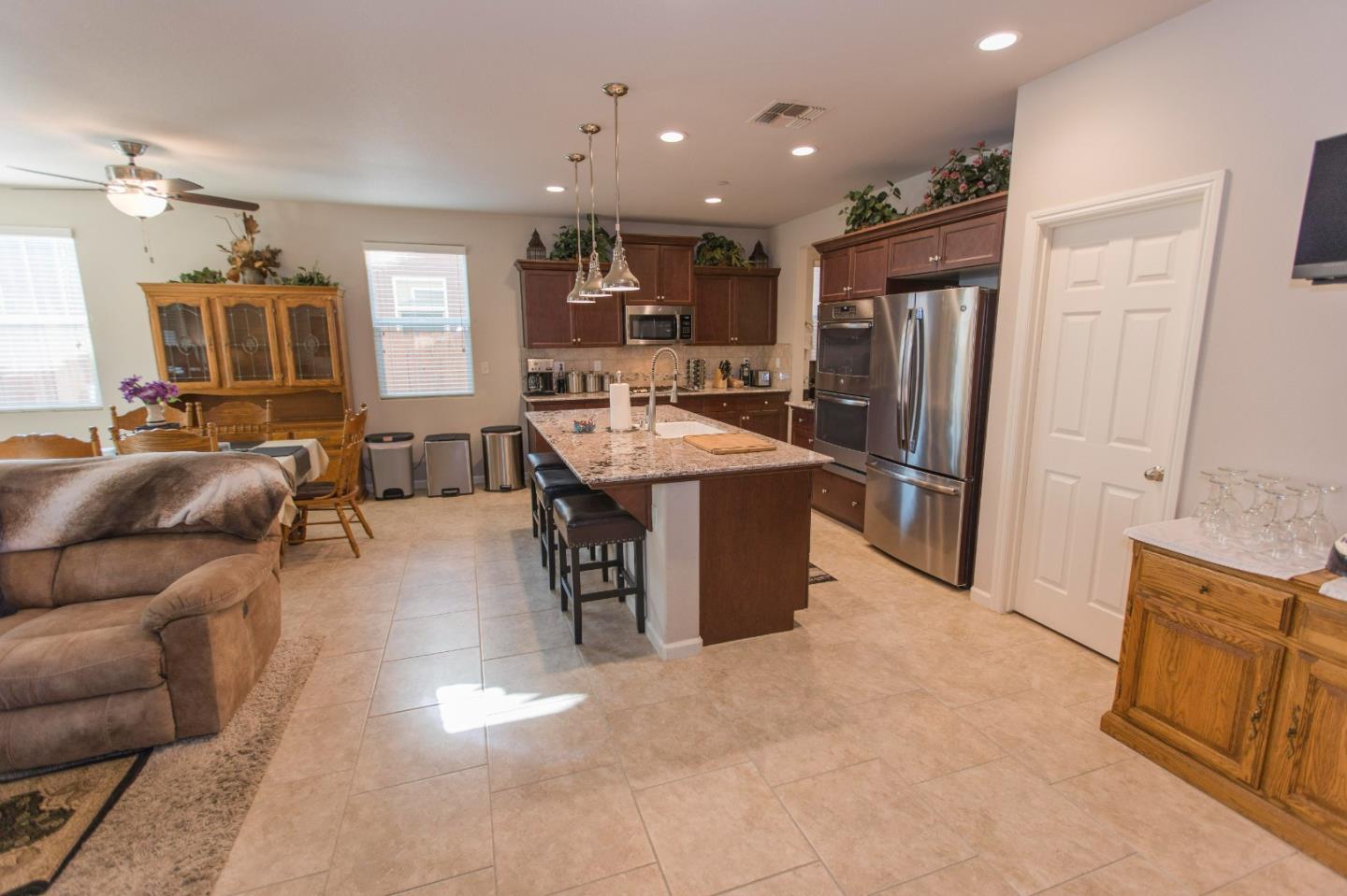 Detail Gallery Image 14 of 46 For 3776 Saginaw Ave, Clovis,  CA 93619 - 3 Beds | 3 Baths