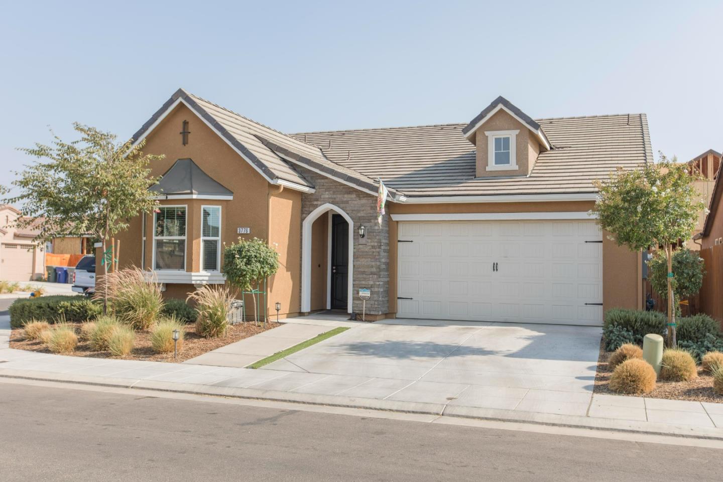 Detail Gallery Image 3 of 46 For 3776 Saginaw Ave, Clovis,  CA 93619 - 3 Beds | 3 Baths