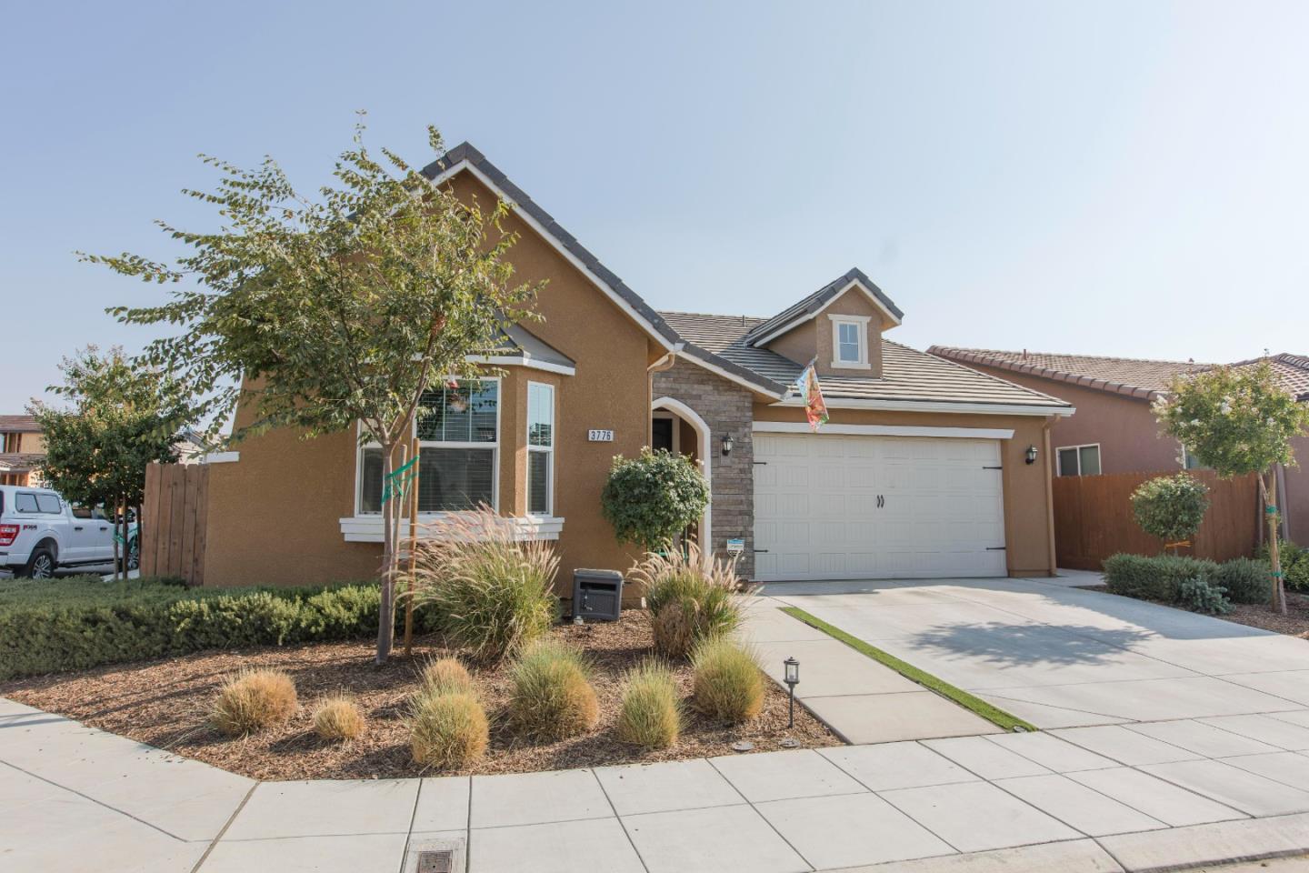 Detail Gallery Image 4 of 46 For 3776 Saginaw Ave, Clovis,  CA 93619 - 3 Beds | 3 Baths