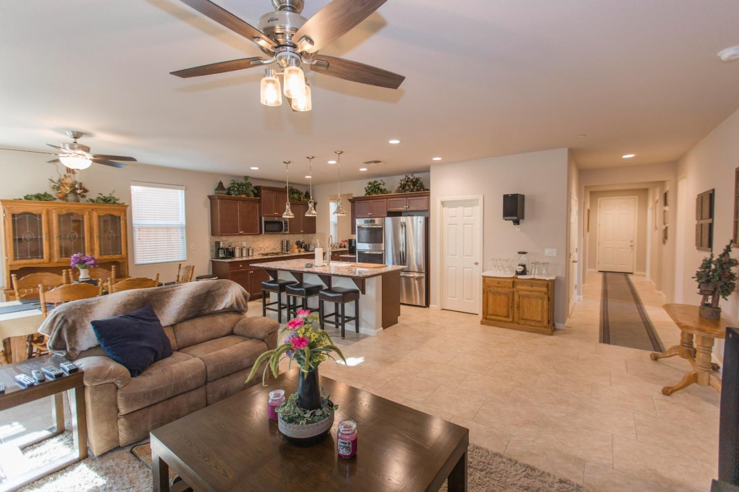 Detail Gallery Image 7 of 46 For 3776 Saginaw Ave, Clovis,  CA 93619 - 3 Beds | 3 Baths