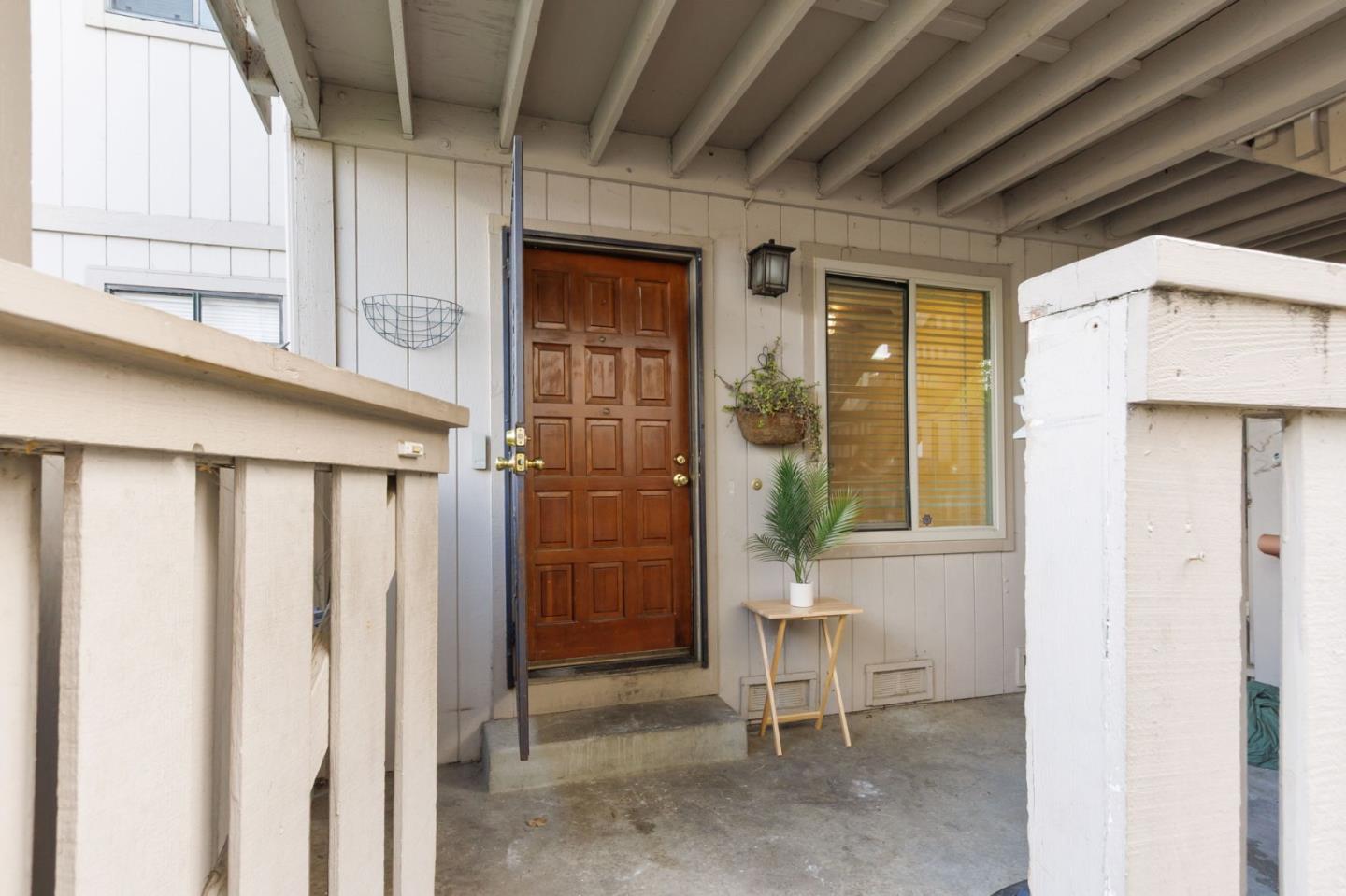 Detail Gallery Image 3 of 26 For 1227 Coyote Creek Ct, San Jose,  CA 95116 - 1 Beds | 1 Baths