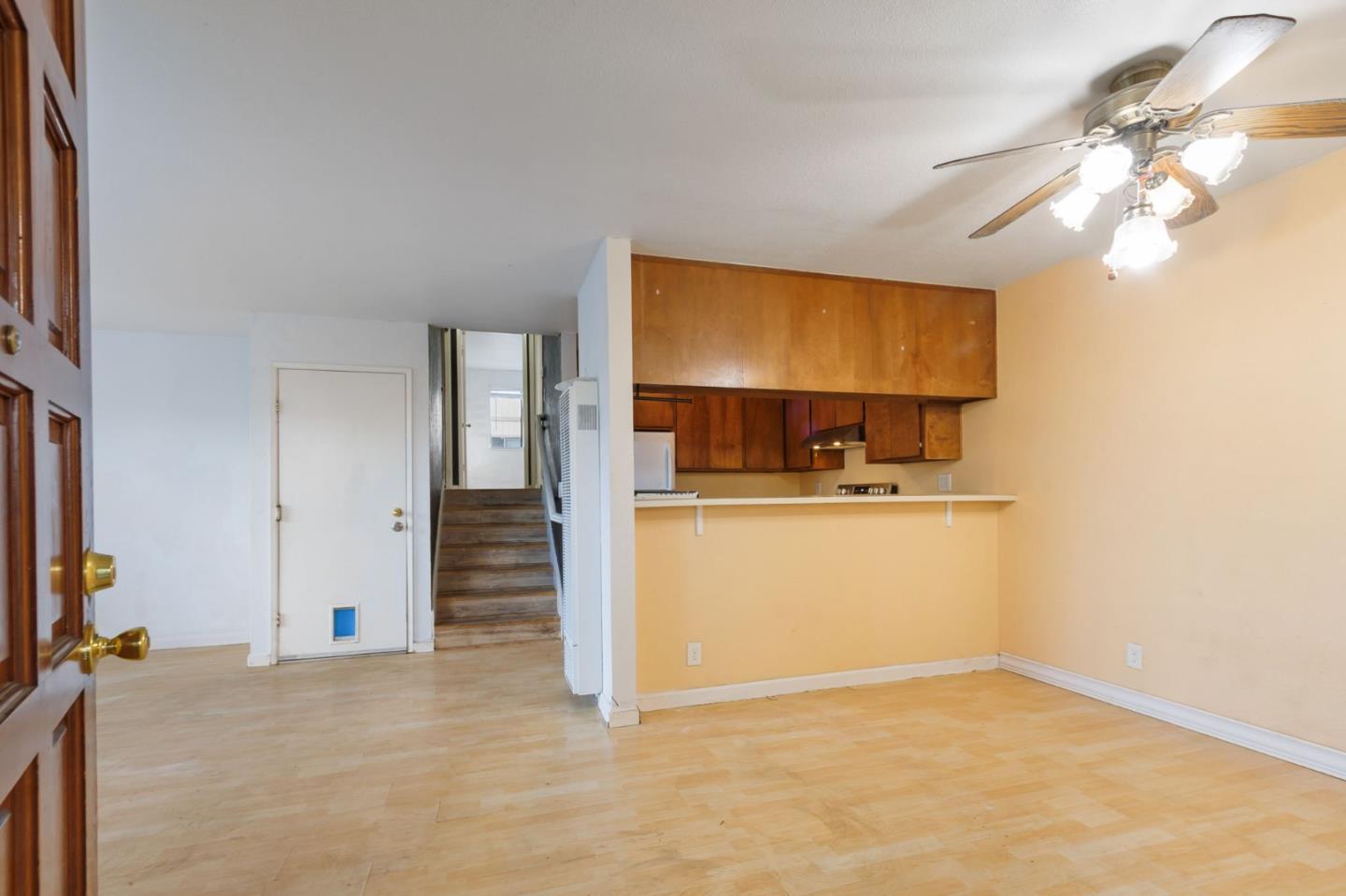 Detail Gallery Image 5 of 26 For 1227 Coyote Creek Ct, San Jose,  CA 95116 - 1 Beds | 1 Baths