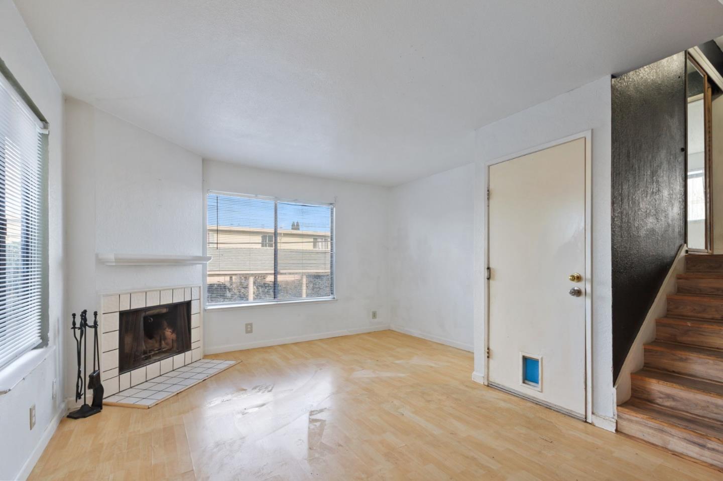 Detail Gallery Image 8 of 26 For 1227 Coyote Creek Ct, San Jose,  CA 95116 - 1 Beds | 1 Baths