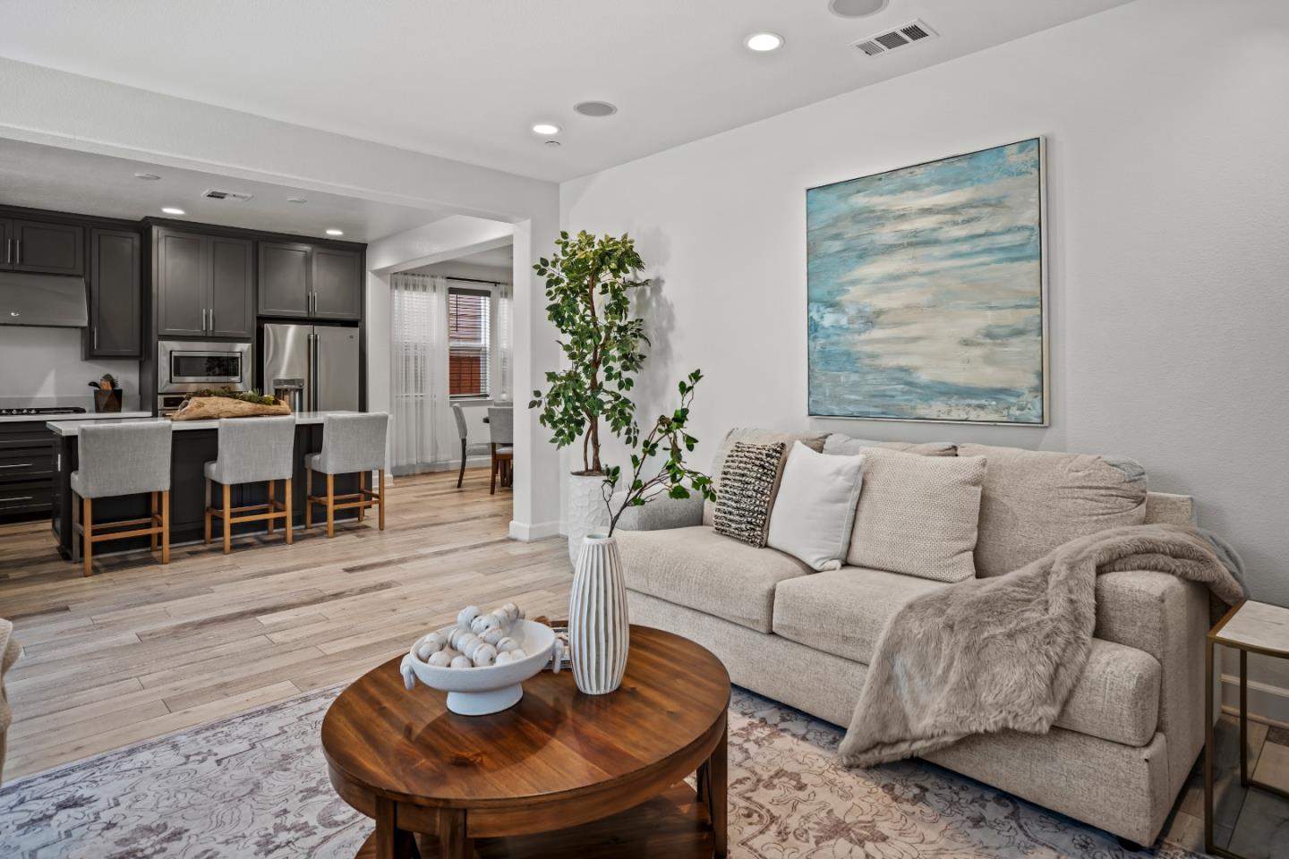 Detail Gallery Image 11 of 40 For 2721 Parkview Way, Marina,  CA 93933 - 4 Beds | 2/1 Baths