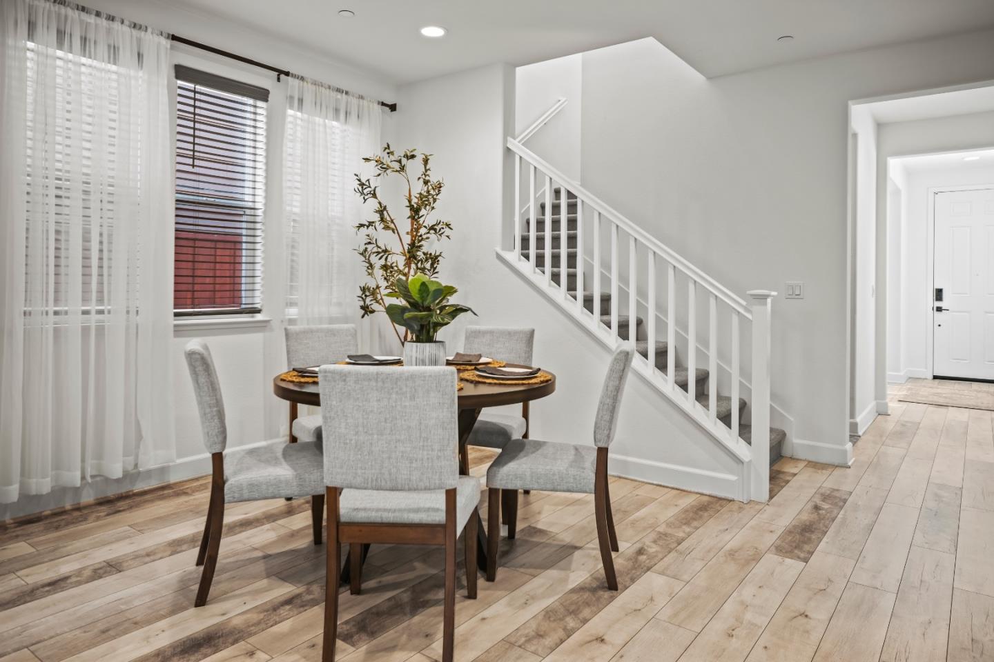 Detail Gallery Image 14 of 40 For 2721 Parkview Way, Marina,  CA 93933 - 4 Beds | 2/1 Baths