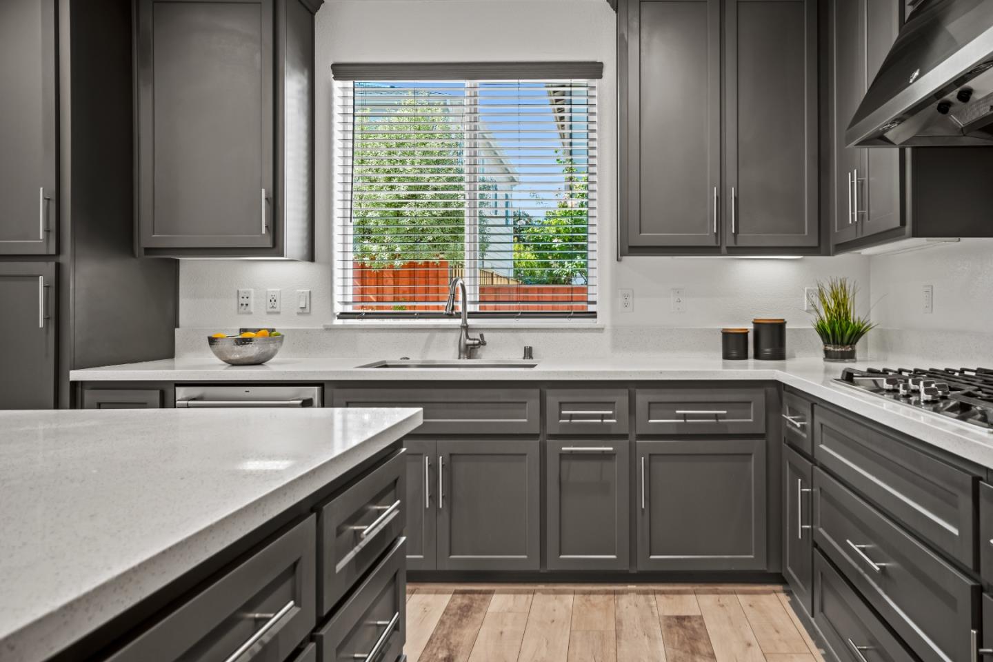 Detail Gallery Image 16 of 40 For 2721 Parkview Way, Marina,  CA 93933 - 4 Beds | 2/1 Baths