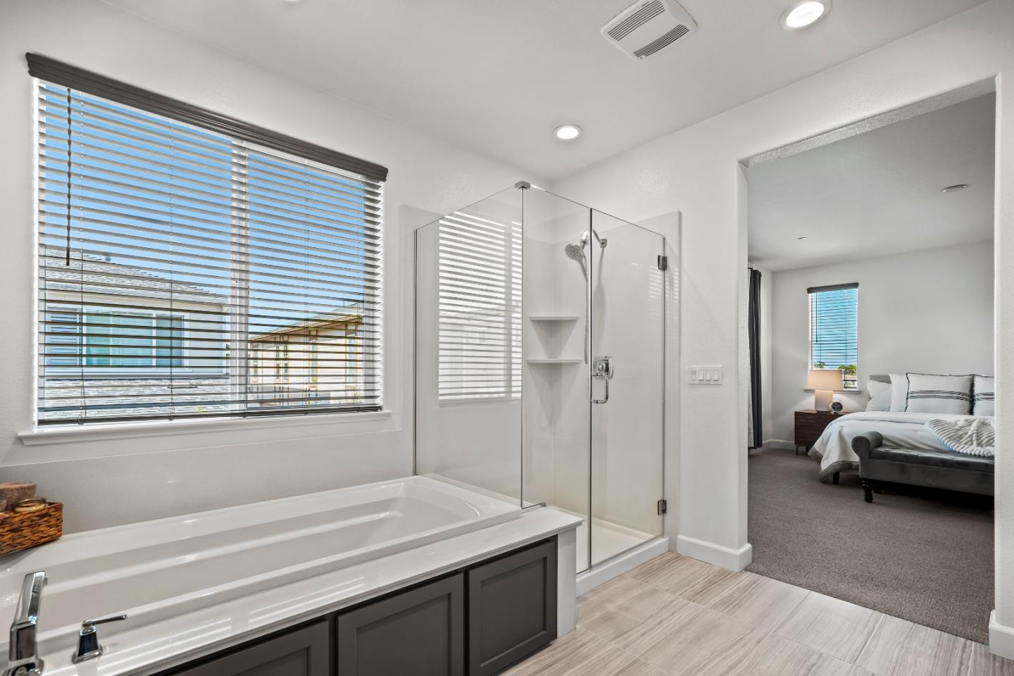 Detail Gallery Image 20 of 40 For 2721 Parkview Way, Marina,  CA 93933 - 4 Beds | 2/1 Baths