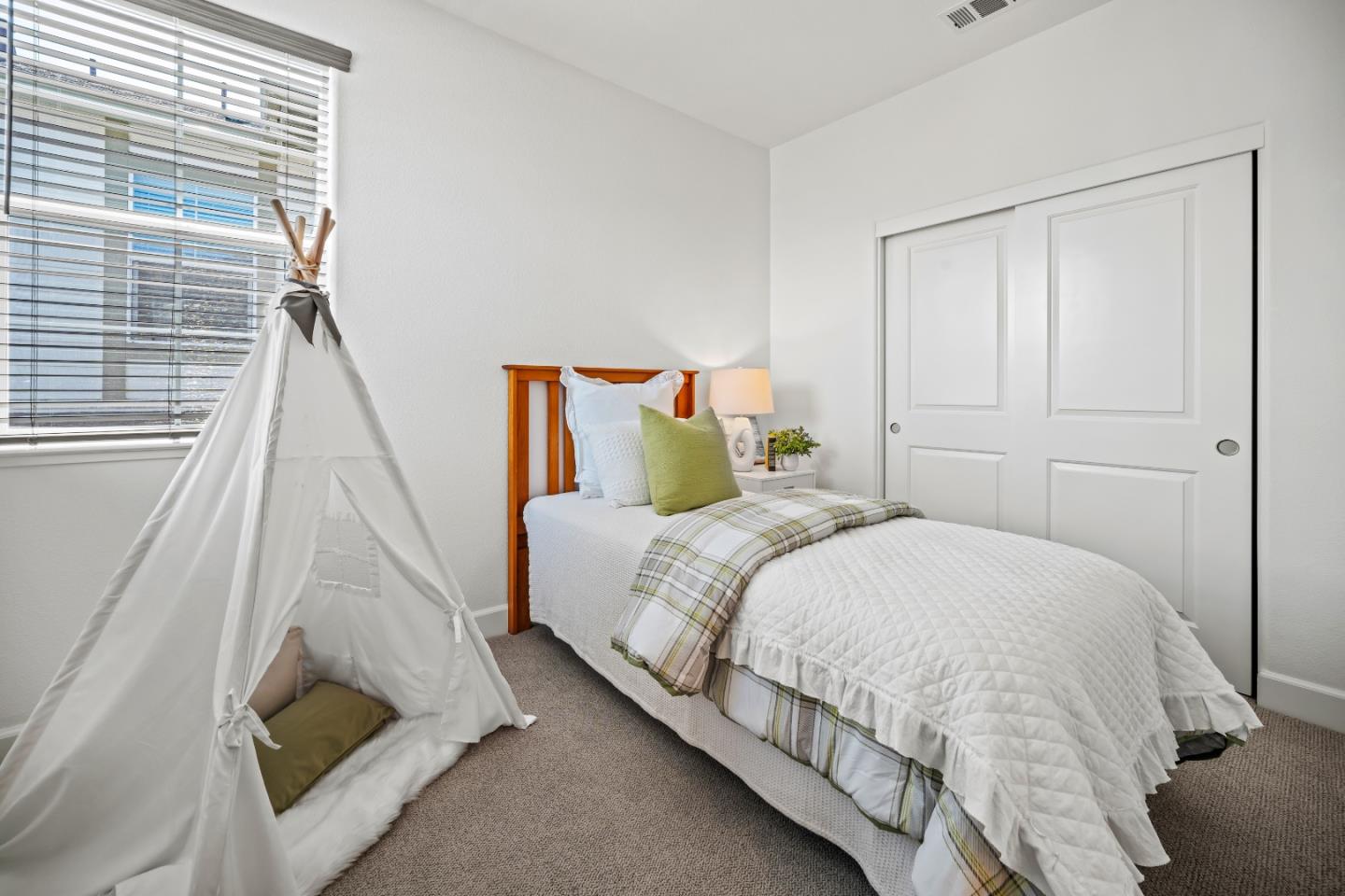 Detail Gallery Image 29 of 40 For 2721 Parkview Way, Marina,  CA 93933 - 4 Beds | 2/1 Baths