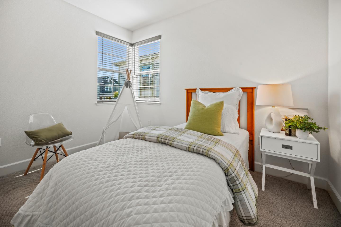 Detail Gallery Image 30 of 40 For 2721 Parkview Way, Marina,  CA 93933 - 4 Beds | 2/1 Baths