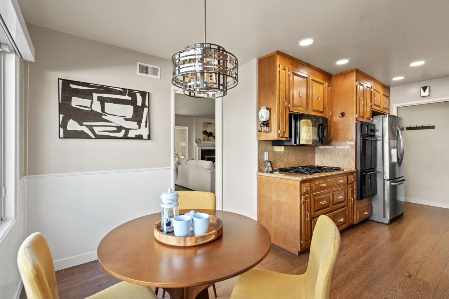 Detail Gallery Image 8 of 40 For 728 Cottonwood Ave, South San Francisco,  CA 94080 - 3 Beds | 2 Baths