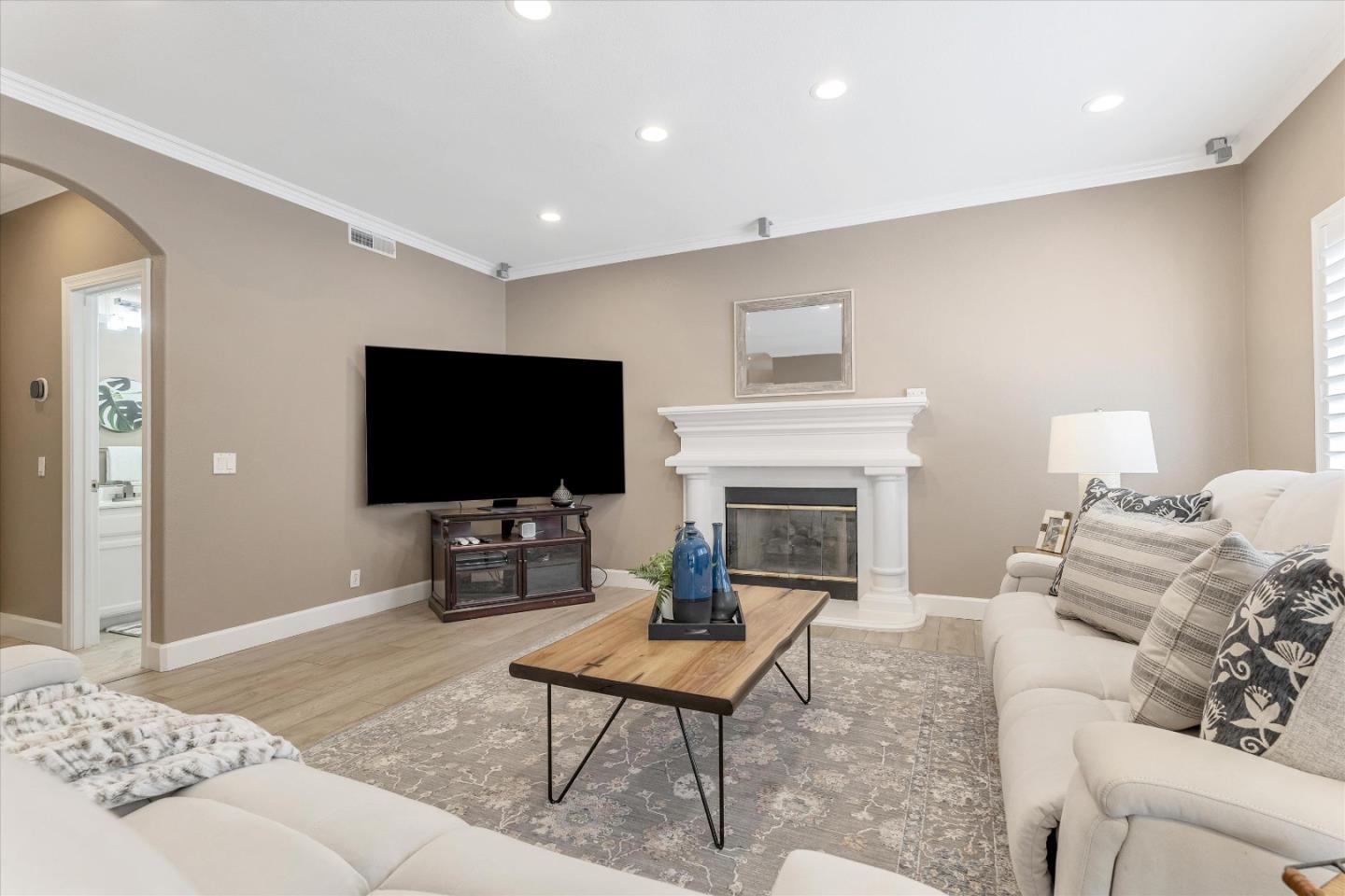 Detail Gallery Image 14 of 54 For 5213 Silvercrest Ridge Ct, San Jose,  CA 95135 - 5 Beds | 3 Baths