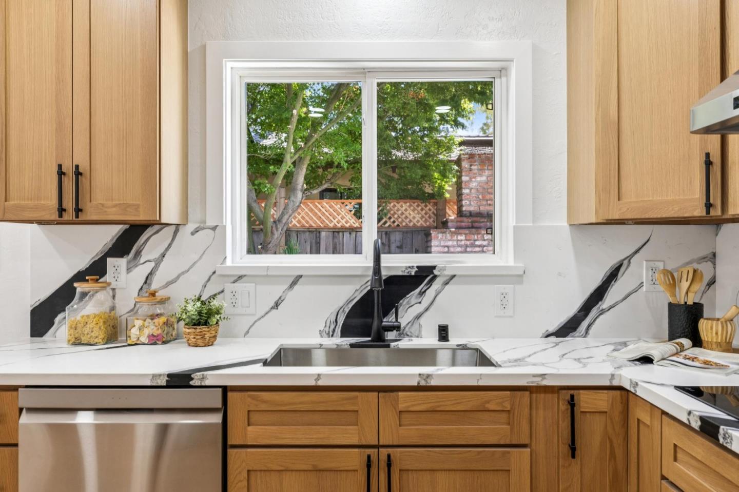 Detail Gallery Image 13 of 26 For 1500 E Campbell Ave, Campbell,  CA 95008 - 4 Beds | 2 Baths