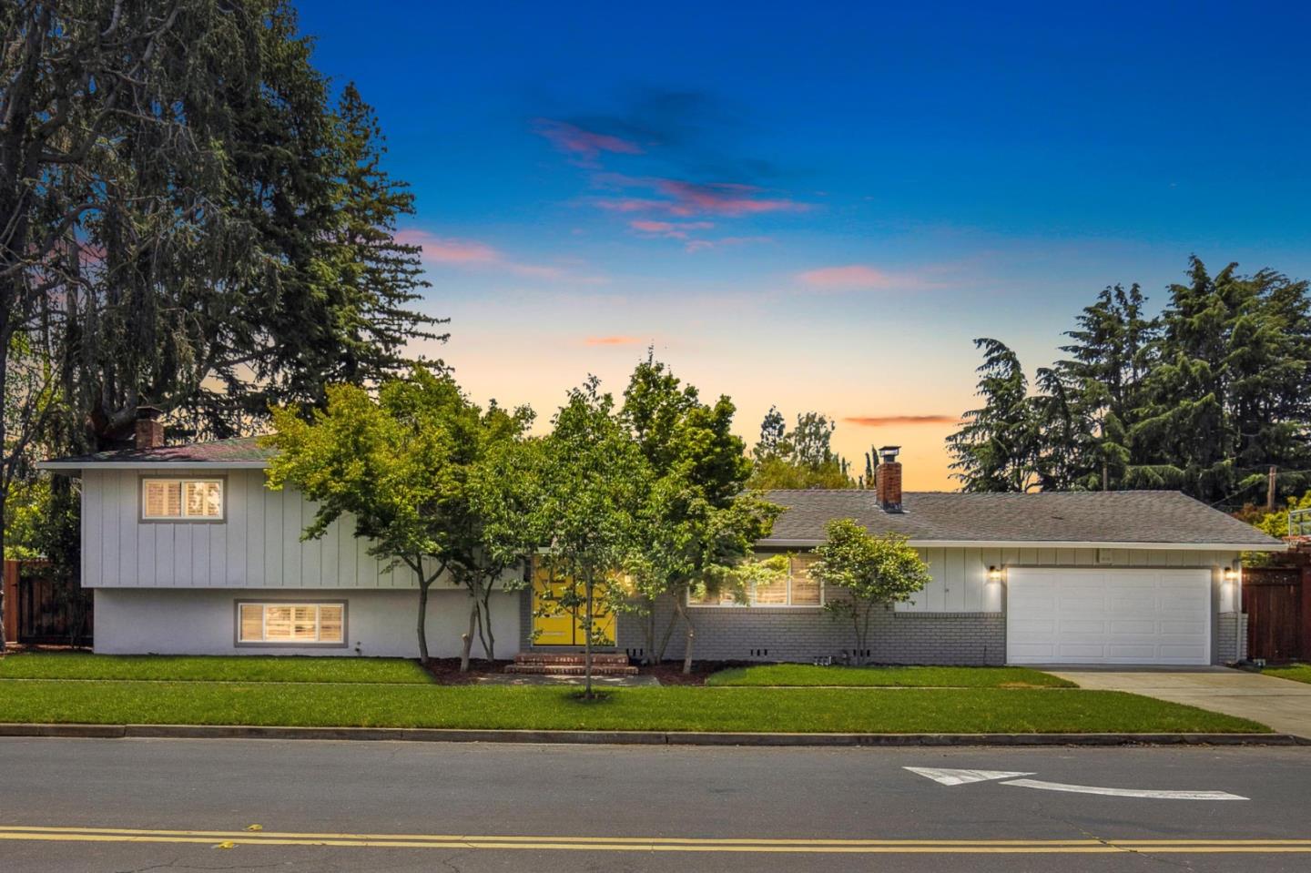 Detail Gallery Image 2 of 26 For 1500 E Campbell Ave, Campbell,  CA 95008 - 4 Beds | 2 Baths