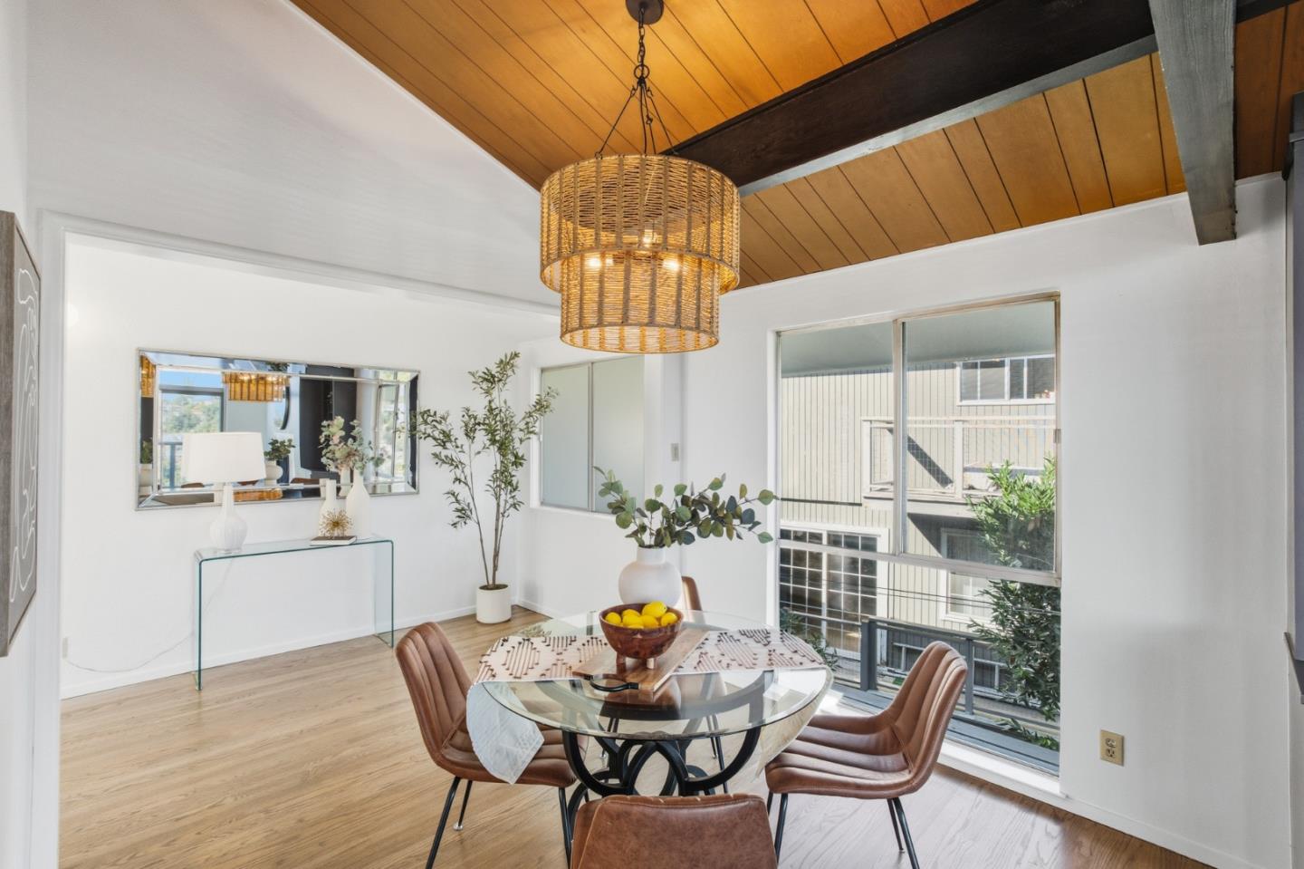 Detail Gallery Image 11 of 44 For 88 Madera Ave, San Carlos,  CA 94070 - 3 Beds | 2/1 Baths