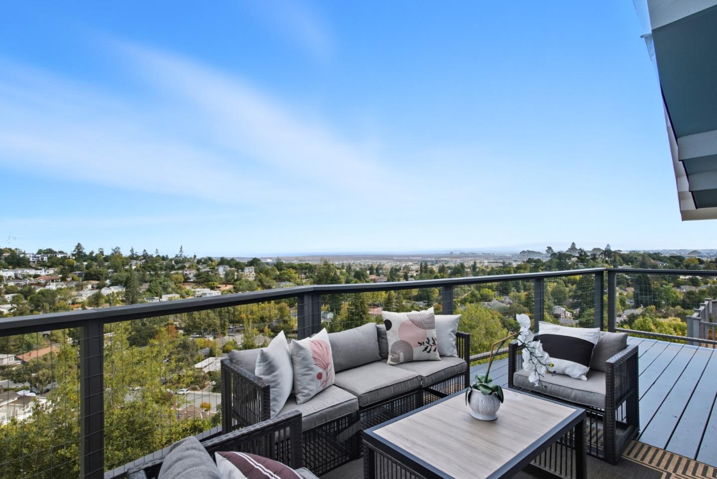 Detail Gallery Image 16 of 44 For 88 Madera Ave, San Carlos,  CA 94070 - 3 Beds | 2/1 Baths