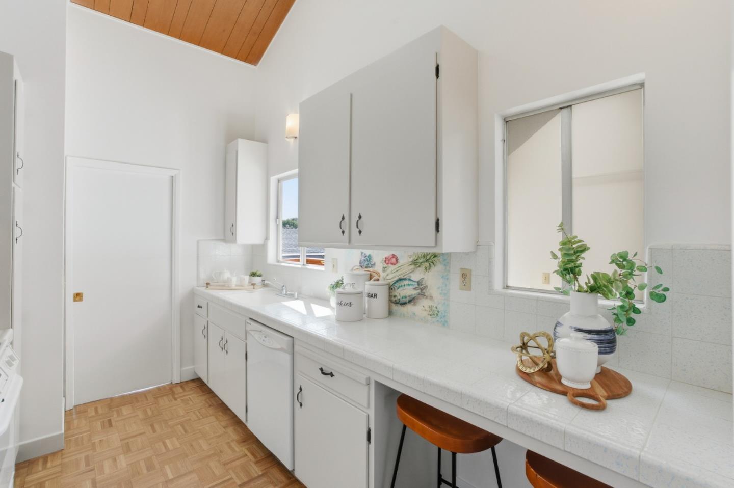 Detail Gallery Image 19 of 44 For 88 Madera Ave, San Carlos,  CA 94070 - 3 Beds | 2/1 Baths