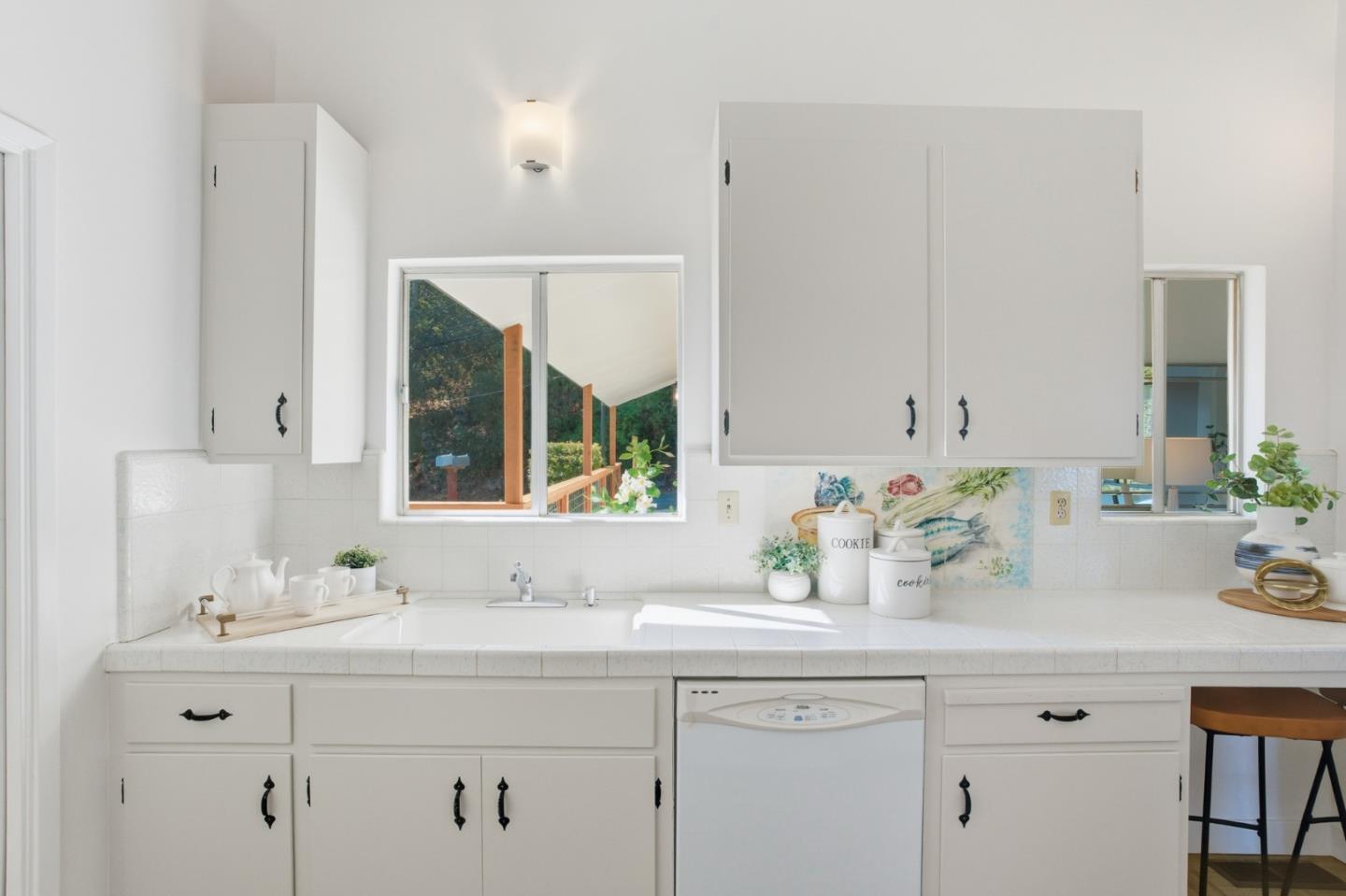 Detail Gallery Image 20 of 44 For 88 Madera Ave, San Carlos,  CA 94070 - 3 Beds | 2/1 Baths